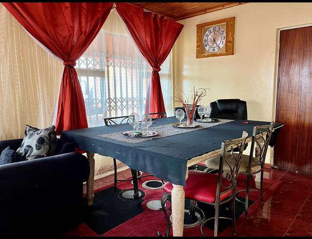 3 BEDROOM FREEHOLD FOR SALE IN MDANTSANE NU 17